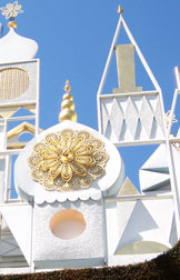 it's a small world exterior Lincoln